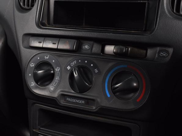 Toyota FunCargo с пробегом 2003 года, цена 329 995 рублей, 287221 км, компактвэн, Автокод Объявления