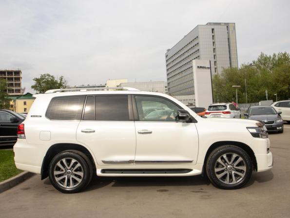 Toyota Land Cruiser 200 Series Рестайлинг 2 с пробегом 2017 года, цена 7 398 000 рублей, 98000 км, внедорожник, Автокод Объявления