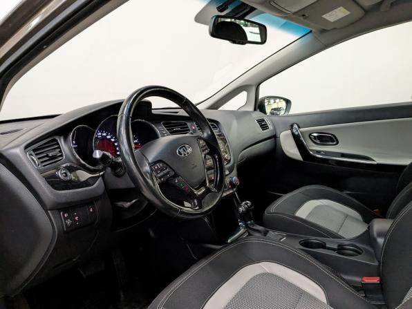 Kia Ceed II с пробегом 2015 года, цена 1 255 000 рублей, 118804 км, универсал, Автокод Объявления