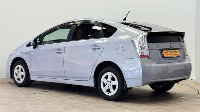 Toyota Prius III (XW30) с пробегом 2009 года, цена 790 000 рублей, 218880 км, лифтбек, Автокод Объявления