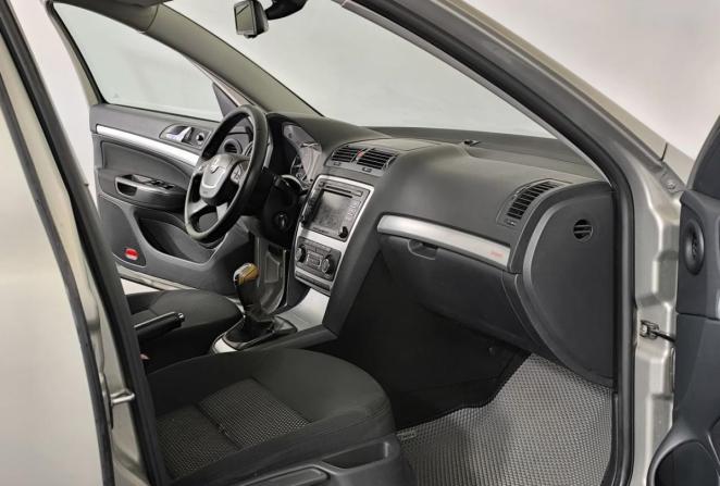 Skoda Octavia I (A4) Рестайлинг с пробегом 2011 года, цена 1 000 000 рублей, 240841 км, универсал, Автокод Объявления