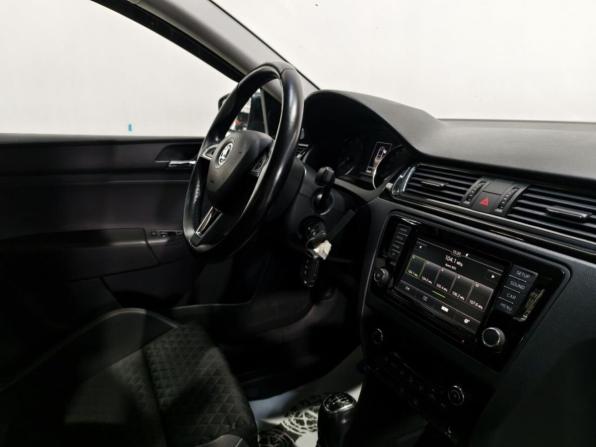 Skoda Rapid I с пробегом 2016 года, цена 1 065 000 рублей, 103854 км, лифтбек, Автокод Объявления