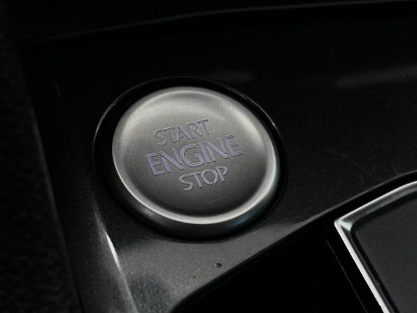 Volkswagen Tiguan II с пробегом 2019 года, цена 2 200 000 рублей, 111047 км, внедорожник, Автокод Объявления