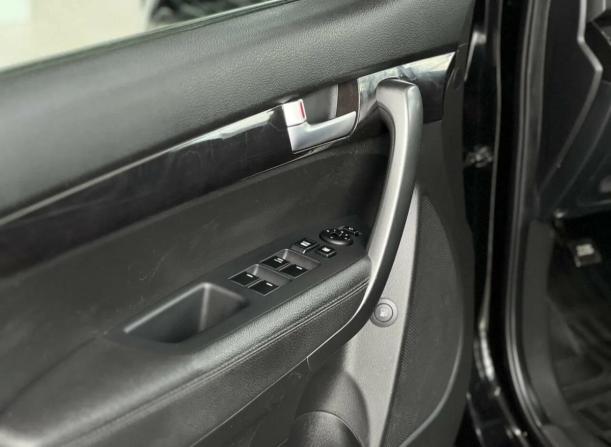 Kia Sorento II Рестайлинг с пробегом 2017 года, цена 2 145 000 рублей, 166368 км, внедорожник, Автокод Объявления