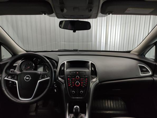 Opel Astra J Рестайлинг с пробегом 2013 года, цена 790 000 рублей, 212445 км, седан, Автокод Объявления