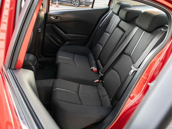 Mazda 3 III (BM) Рестайлинг с пробегом 2018 года, цена 1 670 000 рублей, 41433 км, седан, Автокод Объявления