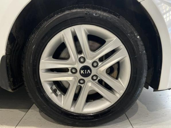 Kia Ceed III с пробегом 2021 года, цена 1 319 000 рублей, 368447 км, универсал, Автокод Объявления