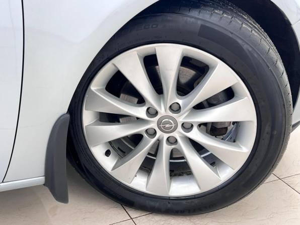 Opel Astra J Рестайлинг с пробегом 2014 года, цена 900 000 рублей, 151300 км, хэтчбек, Автокод Объявления