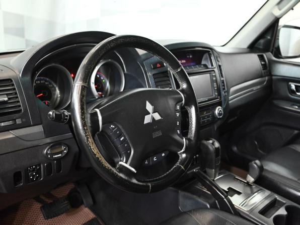 Mitsubishi Pajero IV с пробегом 2010 года, цена 1 950 000 рублей, 329030 км, внедорожник, Автокод Объявления