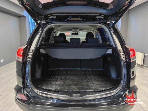 Toyota RAV4 IV (XA40) Рестайлинг с пробегом 2017 года, цена 2 378 000 рублей, 136000 км, внедорожник, Автокод Объявления