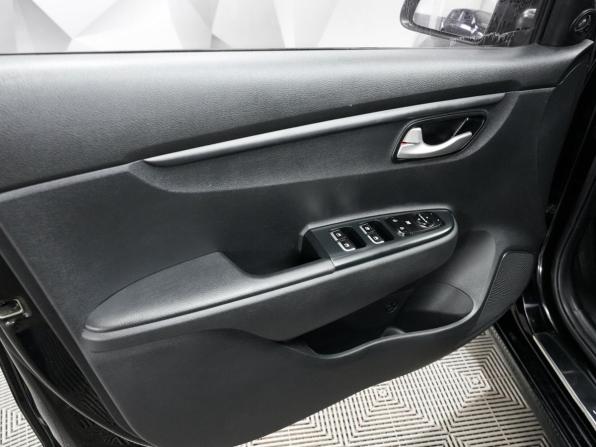 Kia Rio IV с пробегом 2018 года, цена 1 393 000 рублей, 86565 км, седан, Автокод Объявления