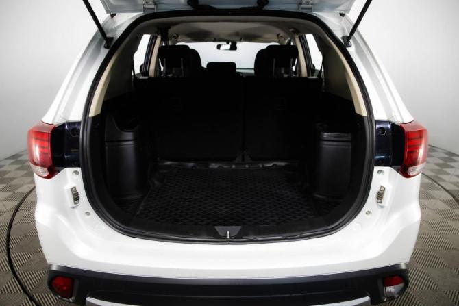 Mitsubishi Outlander III Рестайлинг 2 с пробегом 2015 года, цена 1 759 000 рублей, 153088 км, внедорожник, Автокод Объявления