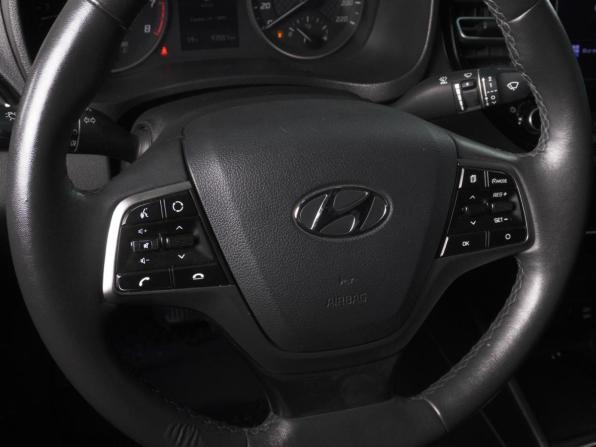 Hyundai Solaris II Рестайлинг с пробегом 2021 года, цена 1 589 000 рублей, 93551 км, седан, Автокод Объявления