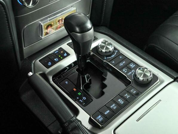 Toyota Land Cruiser 200 Series Рестайлинг 2 с пробегом 2019 года, цена 6 550 000 рублей, 309626 км, внедорожник, Автокод Объявления