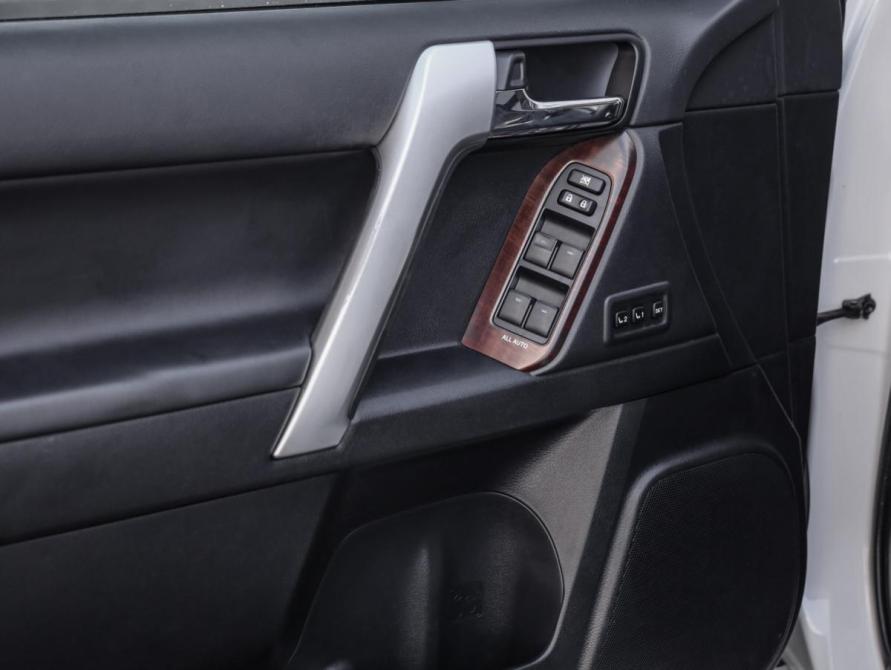 Toyota Land Cruiser Prado 150 Series Рестайлинг 1 Санкт-Петербург  - изображение 26