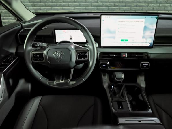 Toyota RAV4 VI (XA60) с пробегом 2026 года, цена 4 700 000 рублей, 36 км, внедорожник, Автокод Объявления