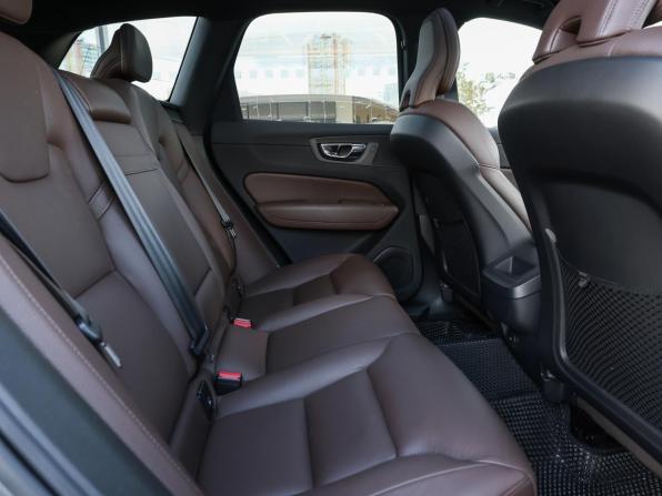 Volvo XC60 II Рестайлинг с пробегом 2021 года, цена 4 198 000 рублей, 70136 км, внедорожник, Автокод Объявления