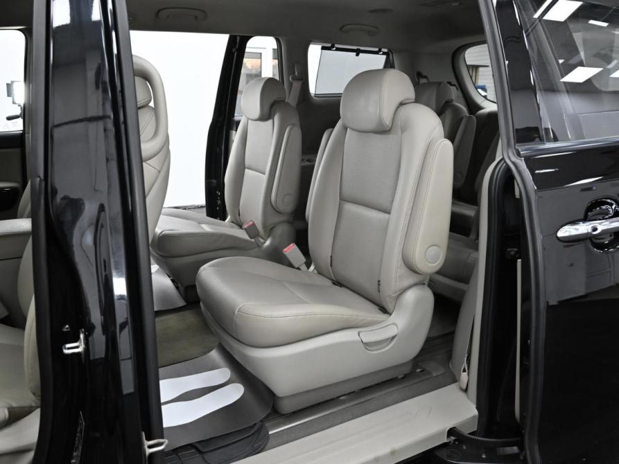 Kia Carnival III Москва  - изображение 16