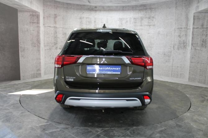 Mitsubishi Outlander III Рестайлинг 3 с пробегом 2019 года, цена 2 254 000 рублей, 92614 км, внедорожник, Автокод Объявления