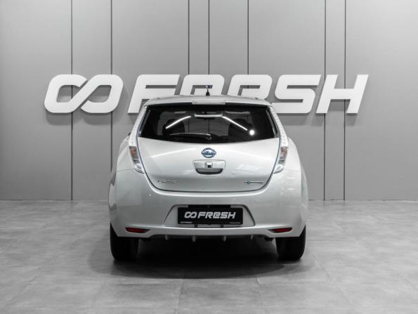 Nissan Leaf I (ZE0/AZE0) с пробегом 2011 года, цена 619 000 рублей, 125120 км, хэтчбек, Автокод Объявления