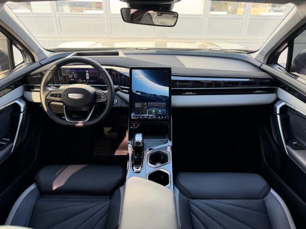 Geely Atlas II с пробегом 2023 года, цена 2 700 000 рублей, 53000 км, внедорожник, Автокод Объявления