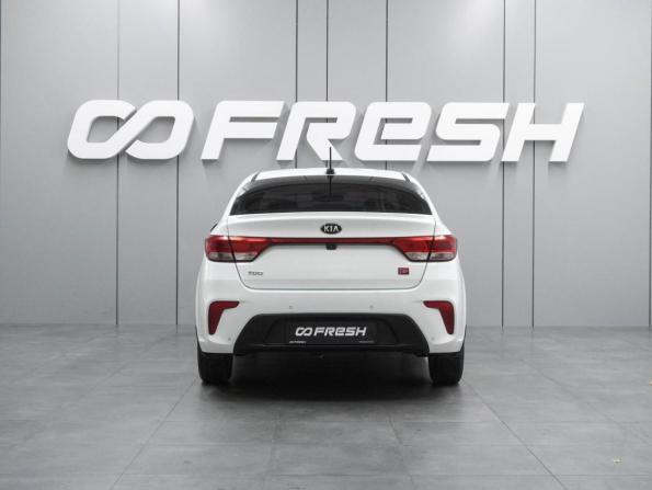 Kia Rio IV с пробегом 2018 года, цена 1 399 000 рублей, 92706 км, седан, Автокод Объявления