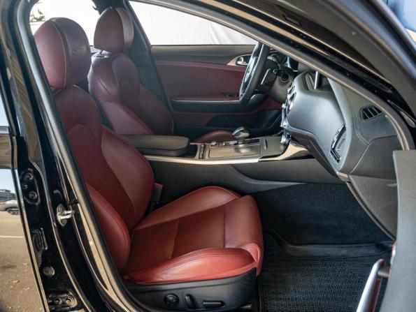 Kia Stinger I с пробегом 2018 года, цена 2 150 000 рублей, 180212 км, лифтбек, Автокод Объявления