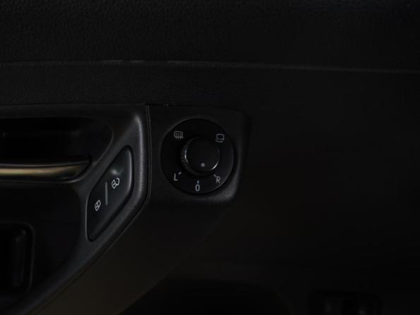 Volkswagen Polo V Рестайлинг с пробегом 2016 года, цена 1 099 000 рублей, 245126 км, седан, Автокод Объявления