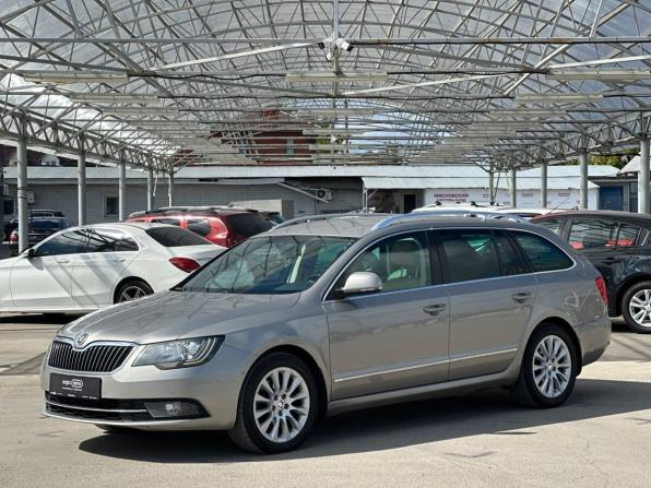 Skoda Superb II Рестайлинг с пробегом 2014 года, цена 1 356 000 рублей, 211273 км, универсал, Автокод Объявления