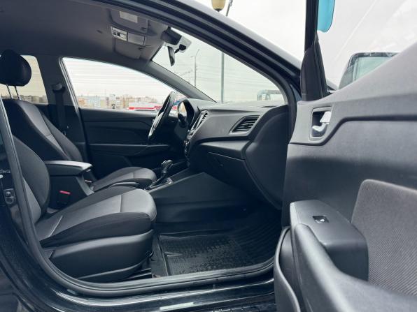 Hyundai Solaris II с пробегом 2017 года, цена 1 060 000 рублей, 166228 км, седан, Автокод Объявления