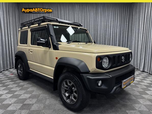 Suzuki Jimny IV с пробегом 2022 года, цена 2 550 000 рублей, 28878 км, внедорожник, Автокод Объявления