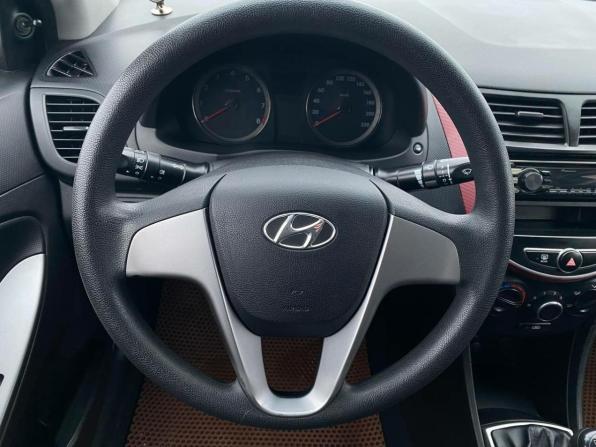 Hyundai Solaris I Рестайлинг с пробегом 2015 года, цена 830 000 рублей, 100700 км, седан, Автокод Объявления