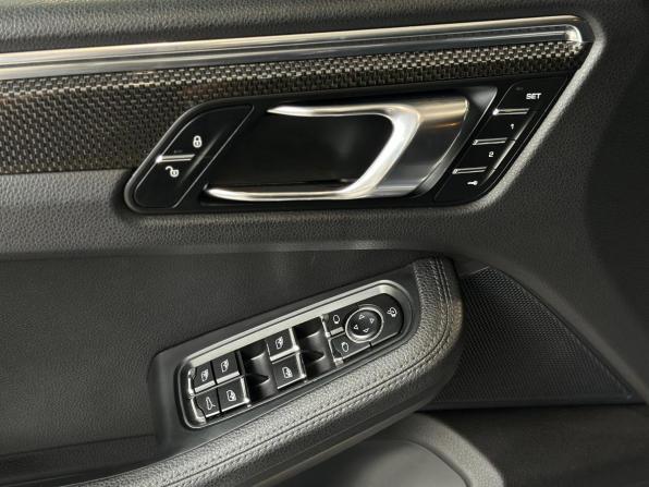 Porsche Macan I с пробегом 2014 года, цена 2 250 000 рублей, 186628 км, внедорожник, Автокод Объявления