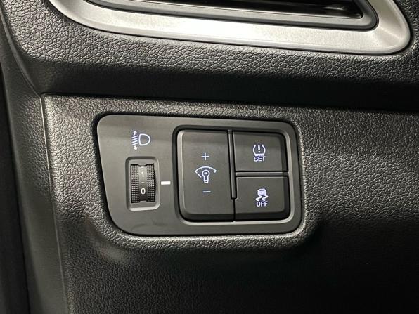 Hyundai Solaris II с пробегом 2018 года, цена 1 320 000 рублей, 131902 км, седан, Автокод Объявления