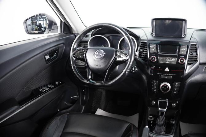 SsangYong Tivoli I с пробегом 2019 года, цена 1 299 000 рублей, 176000 км, внедорожник, Автокод Объявления