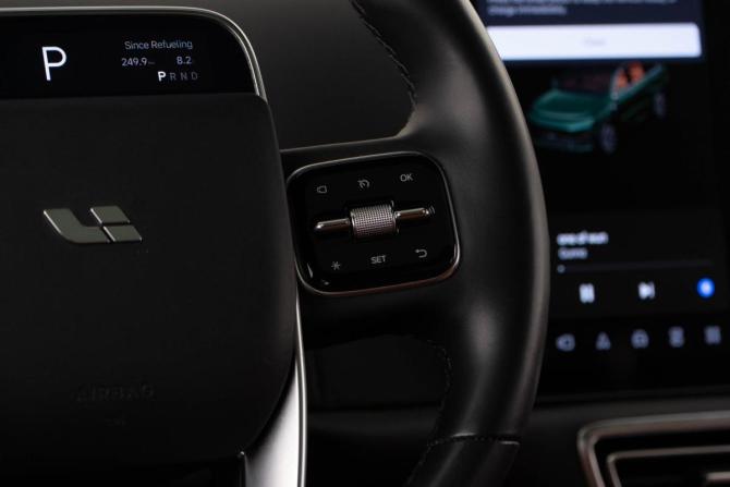 Li Auto (Lixiang) L9 I с пробегом 2023 года, цена 6 000 444 рубля, 45000 км, внедорожник, Автокод Объявления