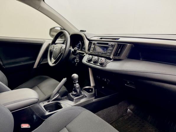 Toyota RAV4 IV (XA40) Рестайлинг с пробегом 2016 года, цена 2 150 000 рублей, 114700 км, внедорожник, Автокод Объявления
