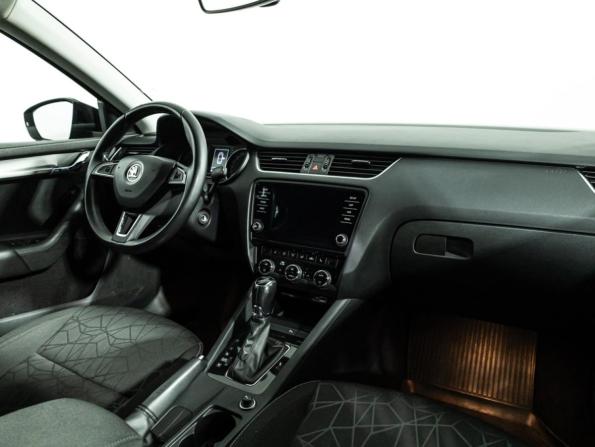 Skoda Octavia III (A7) Рестайлинг с пробегом 2018 года, цена 1 899 700 рублей, 88652 км, лифтбек, Автокод Объявления