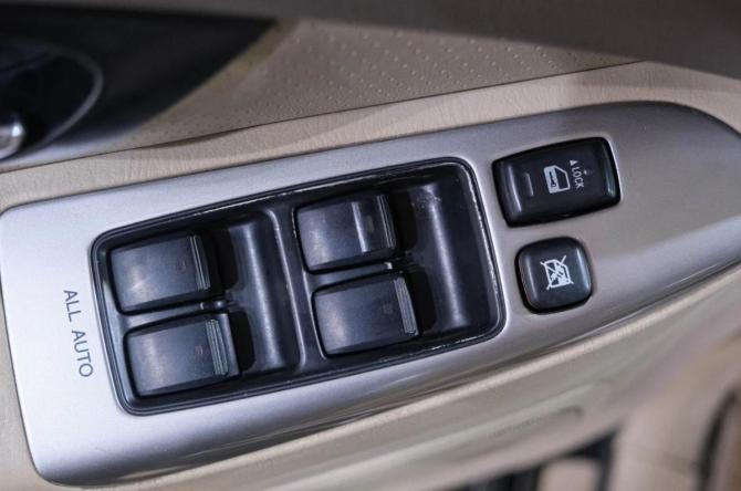 Toyota Land Cruiser Prado 120 Series Рестайлинг с пробегом 2007 года, цена 1 949 000 рублей, 180000 км, внедорожник, Автокод Объявления