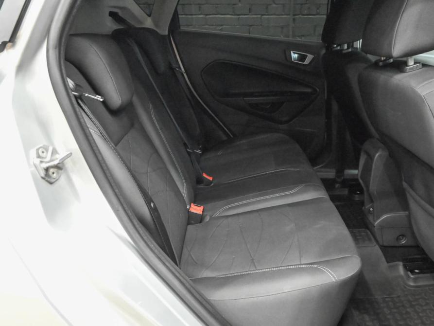 Ford Fiesta Mk6 Рестайлинг Екатеринбург  - изображение 11