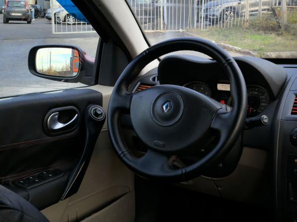 Renault Megane II Рестайлинг с пробегом 2006 года, цена 339 000 рублей, 365000 км, седан, Автокод Объявления