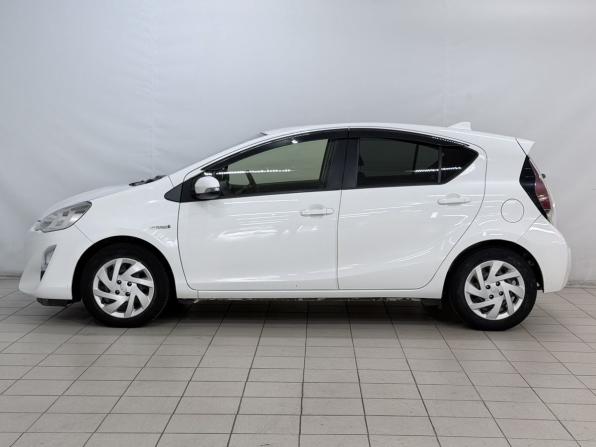 Toyota Aqua I Рестайлинг с пробегом 2015 года, цена 899 000 рублей, 138333 км, хэтчбек, Автокод Объявления