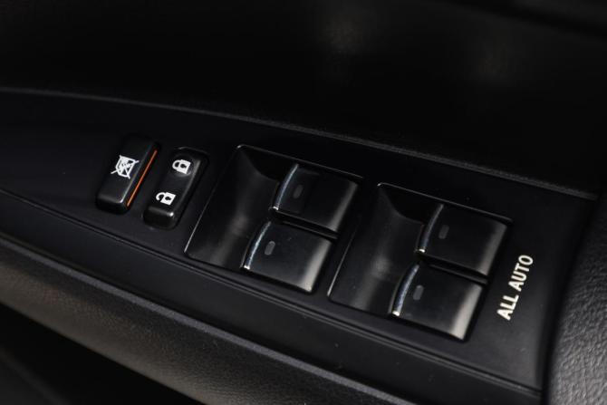 Toyota Corolla XI (E160 E170) Рестайлинг 2 с пробегом 2019 года, цена 1 599 000 рублей, 155001 км, универсал, Автокод Объявления