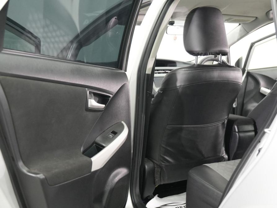 Toyota Prius III Рестайлинг (XW30) Новосибирск  - изображение 9