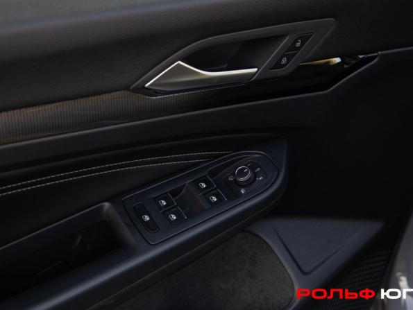 Volkswagen Golf VIII с пробегом 2022 года, цена 2 798 000 рублей, 52890 км, хэтчбек, Автокод Объявления