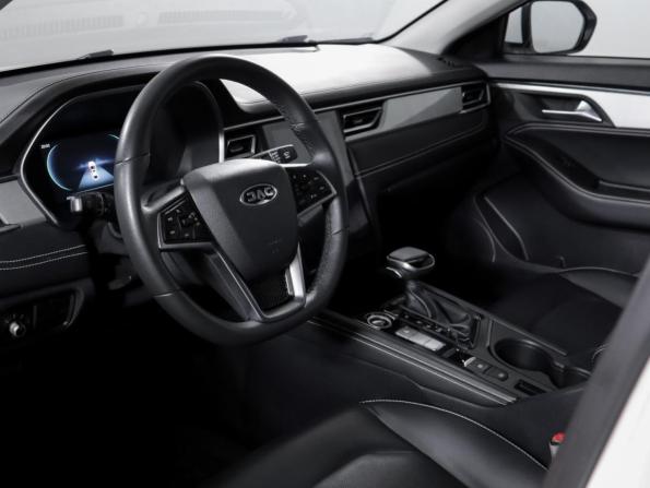JAC J7 I с пробегом 2023 года, цена 1 370 000 рублей, 42000 км, лифтбек, Автокод Объявления