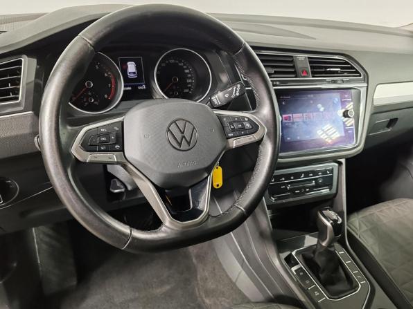 Volkswagen Tiguan II Рестайлинг с пробегом 2021 года, цена 2 175 000 рублей, 163879 км, внедорожник, Автокод Объявления
