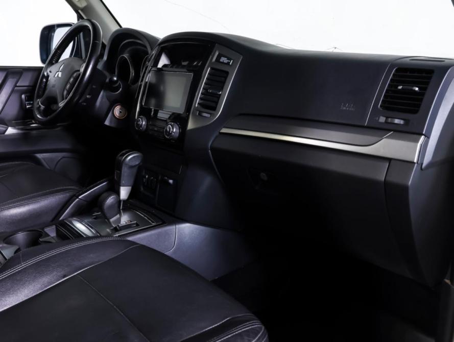 Mitsubishi Pajero IV Рестайлинг 2 Москва  - изображение 11