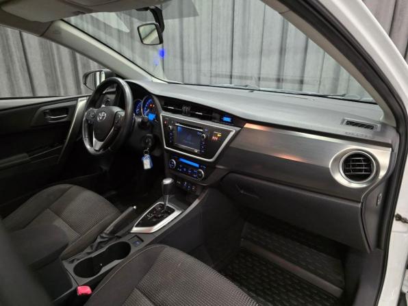 Toyota Auris II с пробегом 2013 года, цена 1 075 000 рублей, 150000 км, хэтчбек, Автокод Объявления