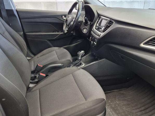 Hyundai Solaris II с пробегом 2017 года, цена 1 355 000 рублей, 158661 км, седан, Автокод Объявления